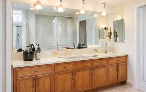 Bathroom before remodel
