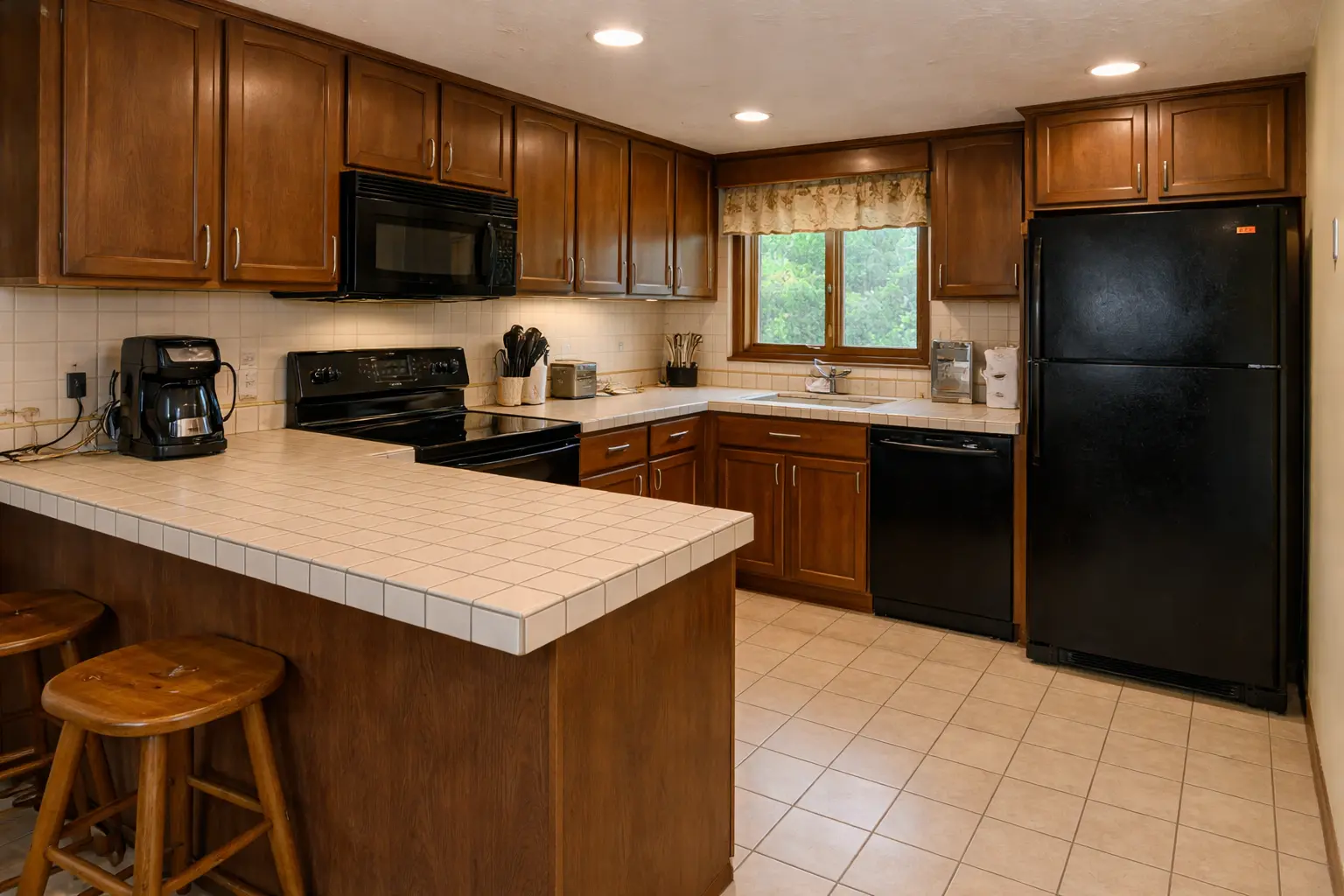 Kitchen before remodel