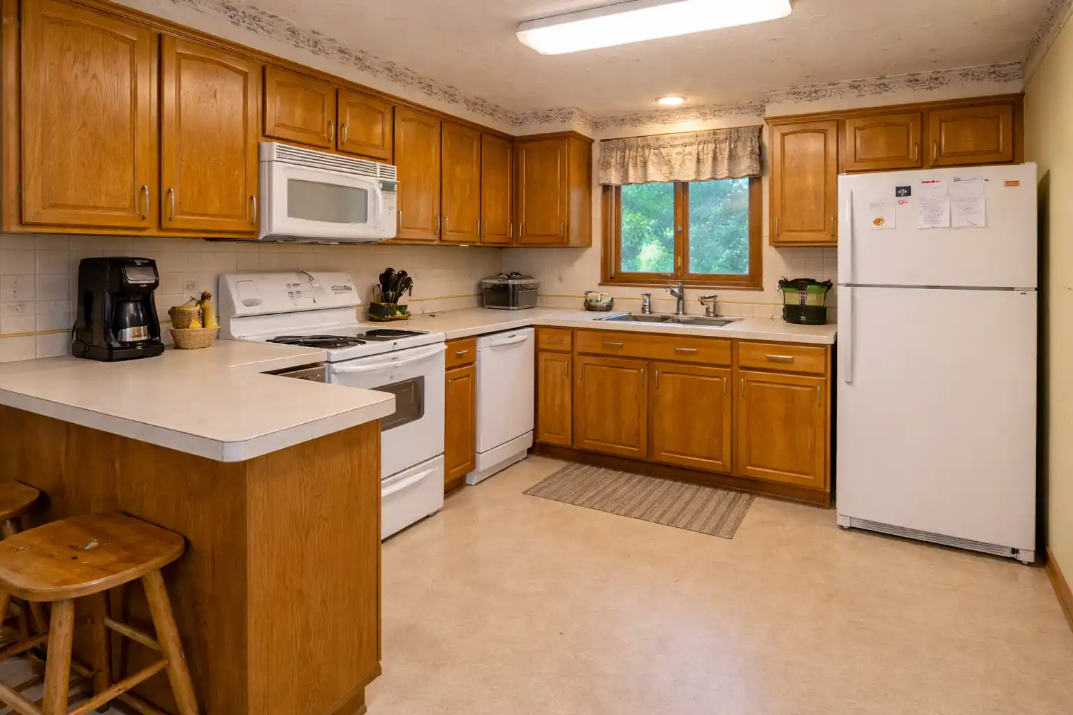 Kitchen before remodel